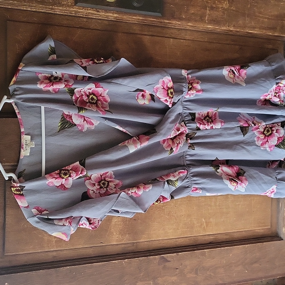 Umgee....the cutest romper! Oh My! Great gray floral print.